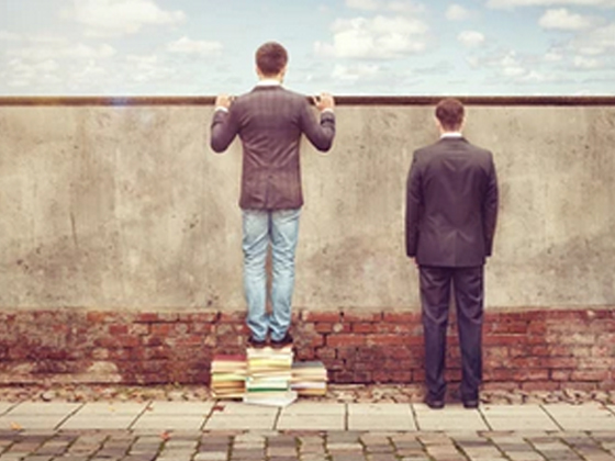 El Fabricante Ventajas Competitivas. Mirando por encima del muro.